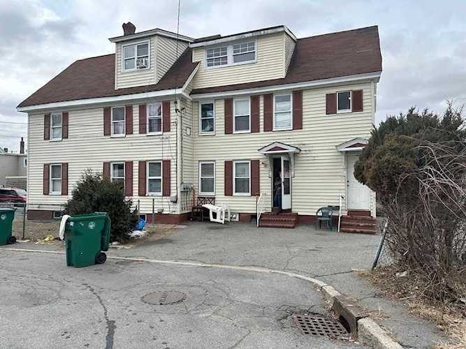 2 W 10th St Lowell, MA 01850