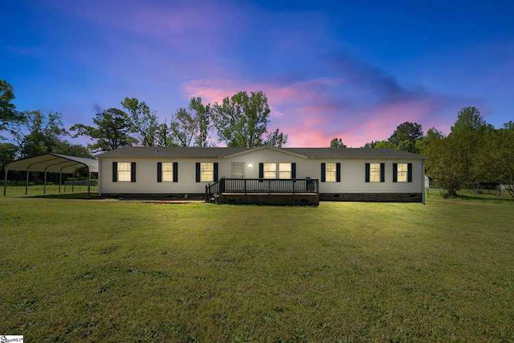 111 Grove Creek Dr Westminster, SC 29693
