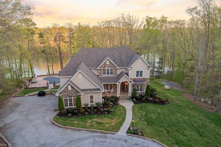 1875 Kingswood Rd Buffalo Junction, VA 24529