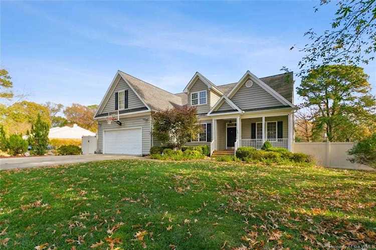 128 Yorkshire Dr Yorktown, VA 23693