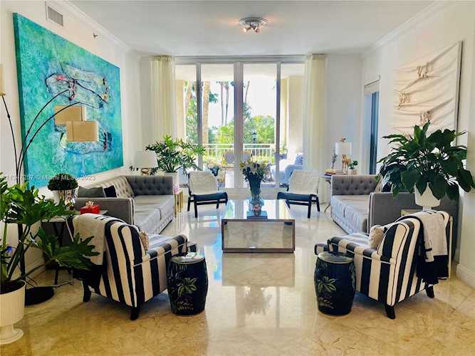 799 Crandon Blvd #108 Key Biscayne, FL 33149