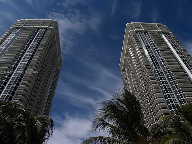 4779 Collins Ave #1506 Miami Beach, FL 33140