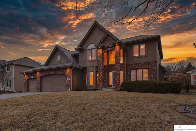 2210 S 185th St Omaha, NE 68130 | MLS 22300852 Photo 1