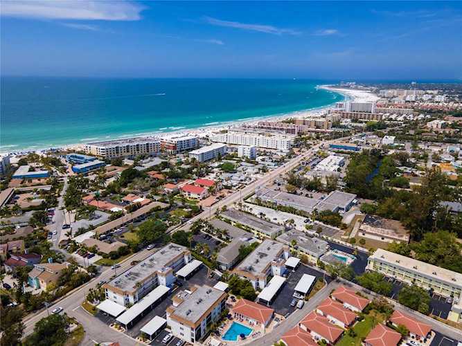 110 Vista Hermosa CIRCLE #206B Sarasota, FL 34242