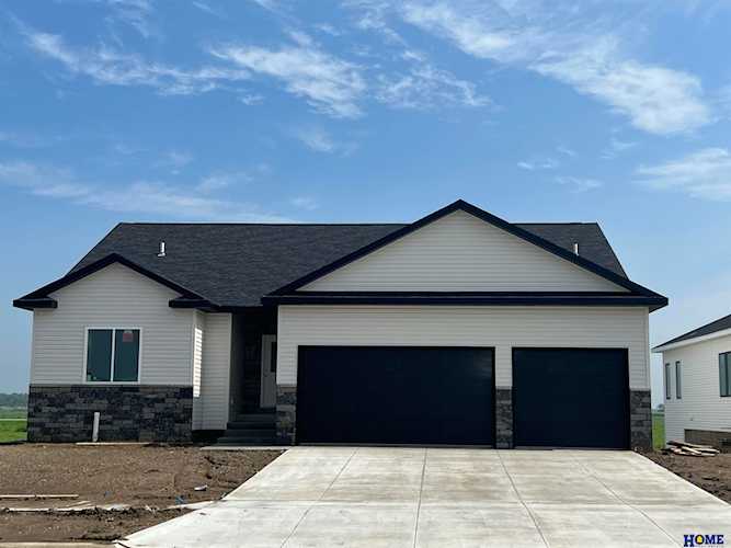 14562 Valentine St Waverly, NE 68462 | MLS 22307386 Photo 1