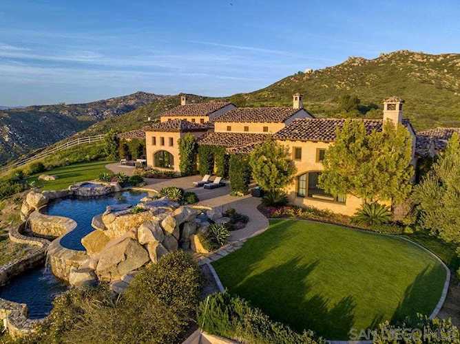 18000 Sunset Point Rd Poway, CA 92064