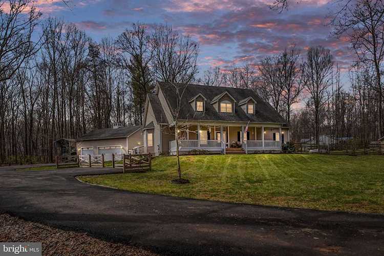 7201 Della St Warrenton, VA 20186