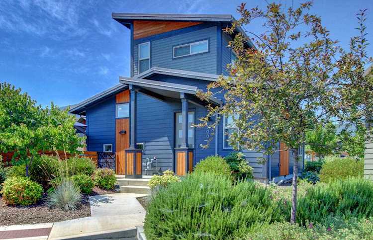 100 Dunn Circle Ashland, OR 97520
