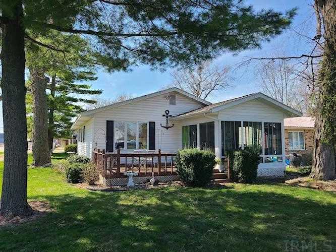 104 N Medusa Court Syracuse, IN 46567