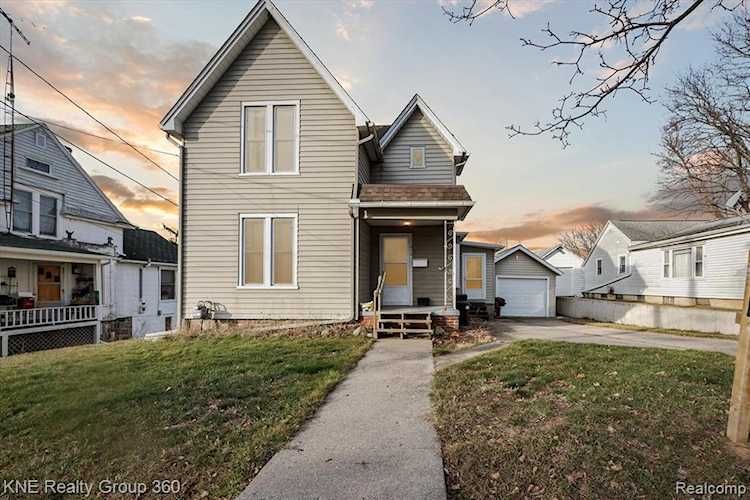 416 Garfield St in Chelsea, MI Photo 1