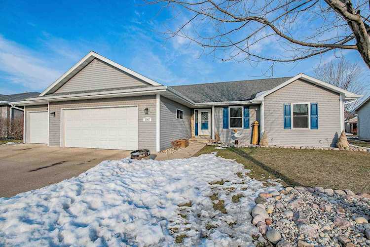 1567 Dalebrook Dr Neenah, Village of Fox Crossing, WI 54956
