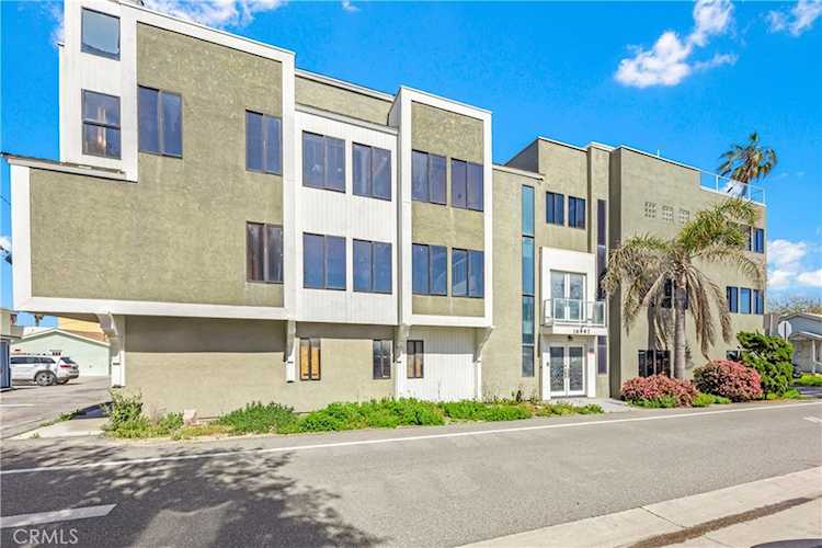 16995 8th St Sunset Beach, CA 90742