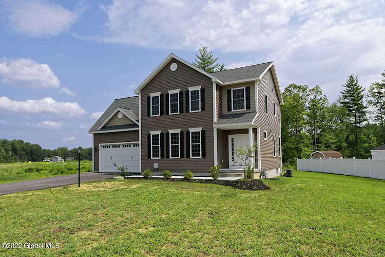 60 Huntington Way Ballston Spa, NY 12020