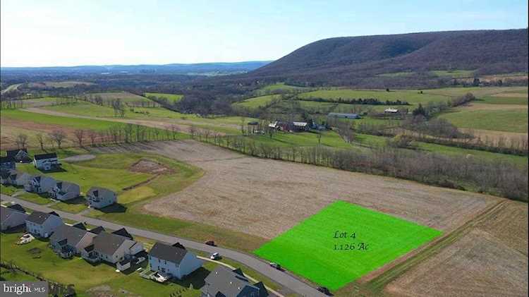 1043 Andrea Way Boalsburg, PA 16827