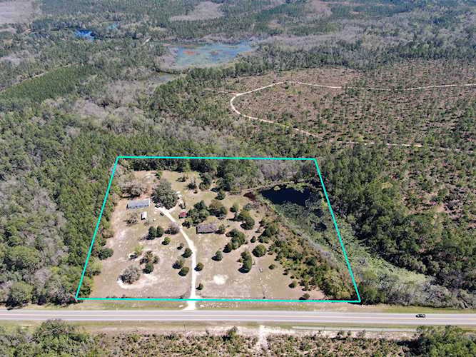 12489 State Highway 81 Ponce De Leon FL 32455 919190 home for sale Location, Location, Location! Want to escape the hustle and bustle of city life, but yet still be... Photo 1