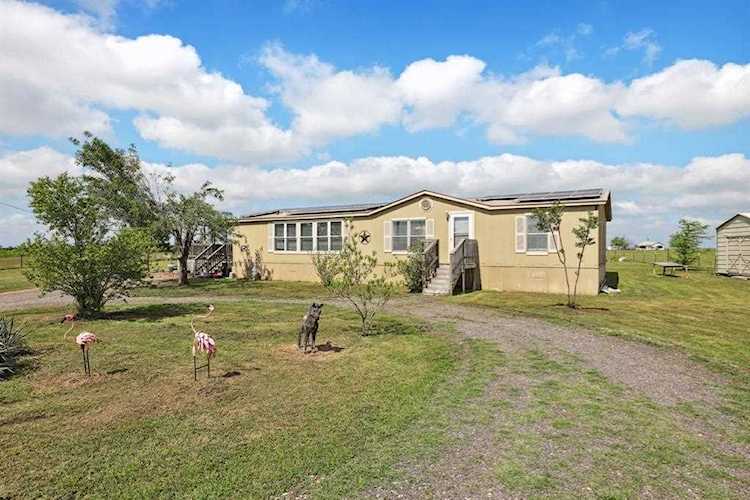 150 County Road 469 RD Coupland, TX 78615