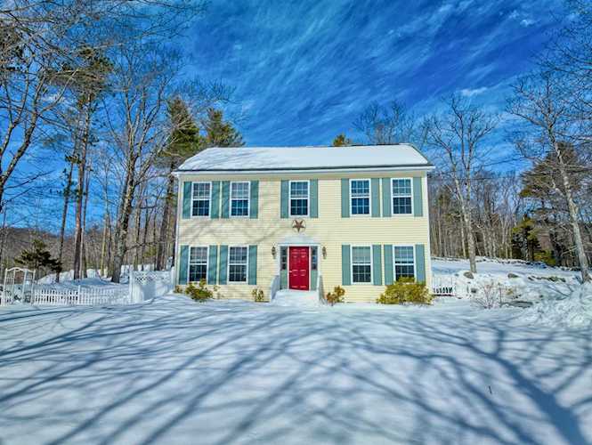 186 Old Province Rd in Newbury, NH Photo 1