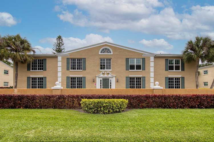 1097 Eden Isle Blvd NE #3 St. Petersburg, FL 33704