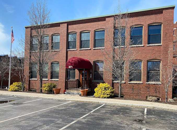 871 Islington St #3B Portsmouth, NH 03801