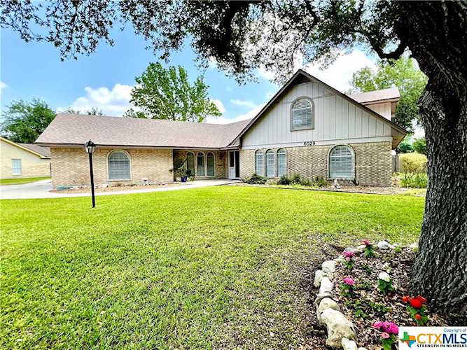 6029 Country Club Dr Victoria, TX 77904