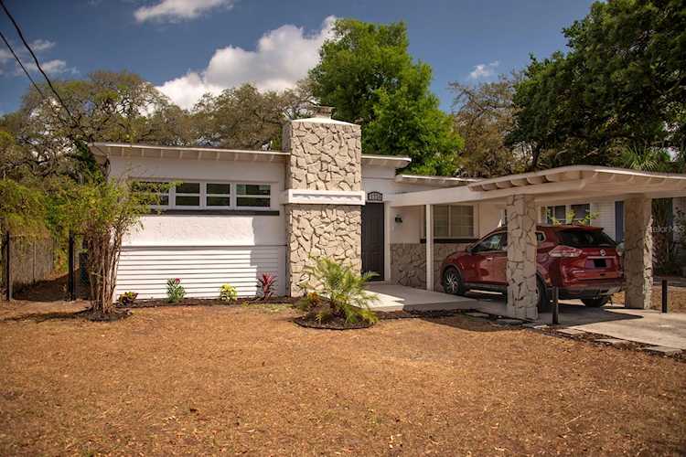 1304 E Osborne Tampa, FL 33603