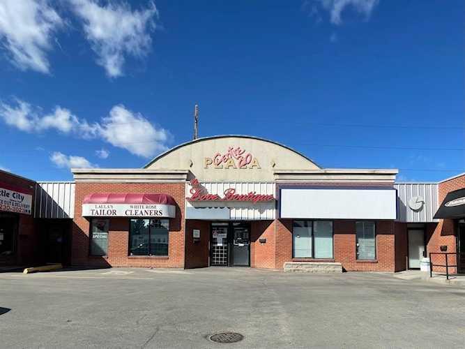 2017 Centre St NW #Unit B Calgary, AB T2E 2S9