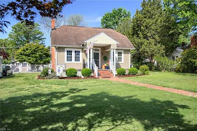 229 Raleigh Ave Hampton, VA 23661