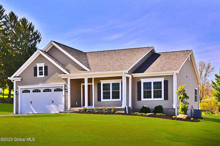 32 Heritage Way Selkirk, NY 12158