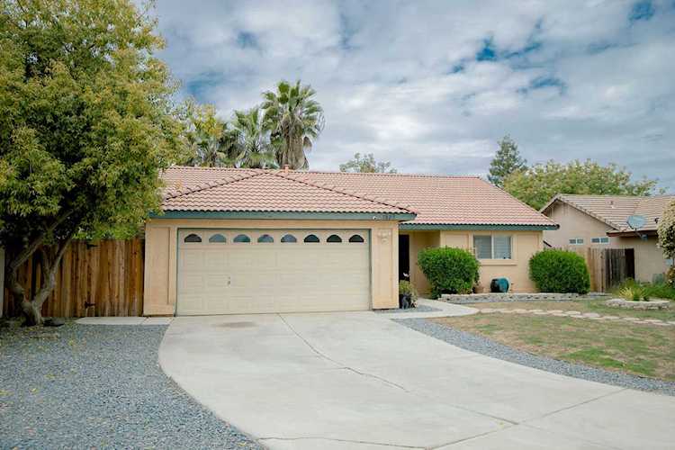 1825 N Liberty Ct Visalia, CA 93292 | MLS 223080 Photo 1
