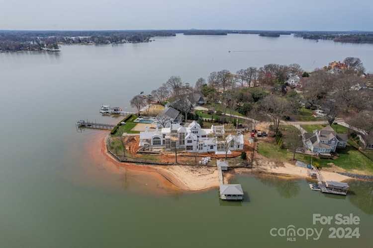 18000 Whispering Oaks Dr Cornelius, NC 28031