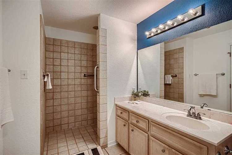 309 Las Plumas DR TX 78628 home for sale