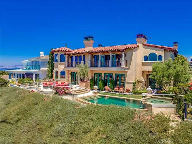 17 Muir Beach Circle Corona Del Mar, CA 92625