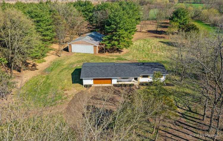 7504 Johnson Rd Hebron, IL 60034 | MLS 11760323 Photo 1