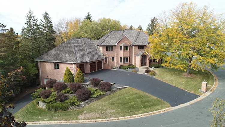 6981 Kenmare Drive Bloomington, MN 55438