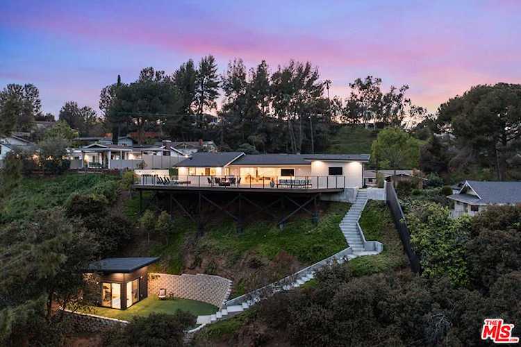 3760 Sapphire Dr Encino, CA 91436