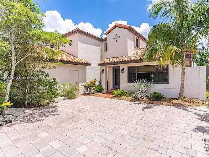 12410 SW 95th Ter Miami, FL 33186