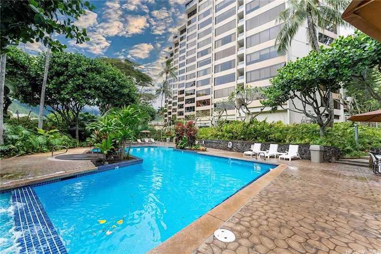 555 Hahaione Street #1G Honolulu, HI 96825