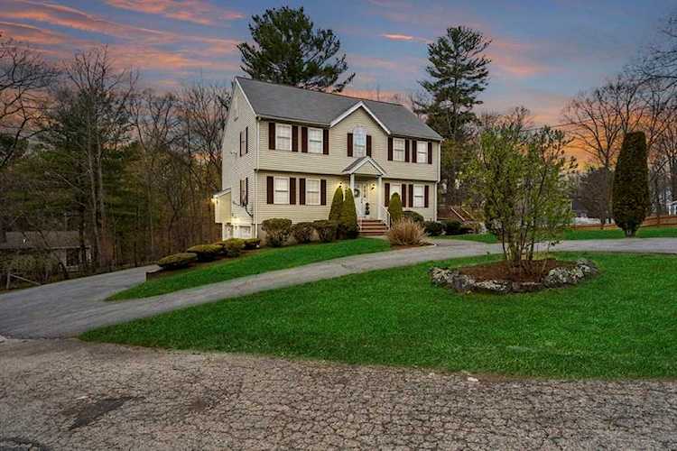 315 Locust St Danvers, MA 01923 | MLS 73100947 Photo 1