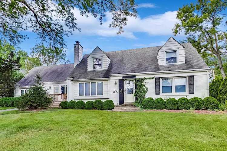 200 Grant Ave Clarendon Hills, IL 60514
