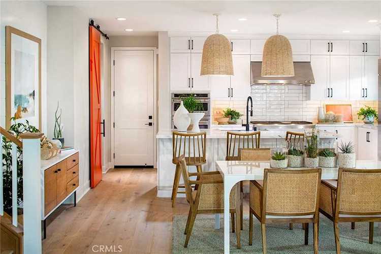 2132 Cresta Dr Newport Beach, CA 92660 | MLS NP23065566 Photo 1