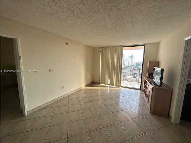 210 174th St #2306 Sunny Isles Beach, FL 33160