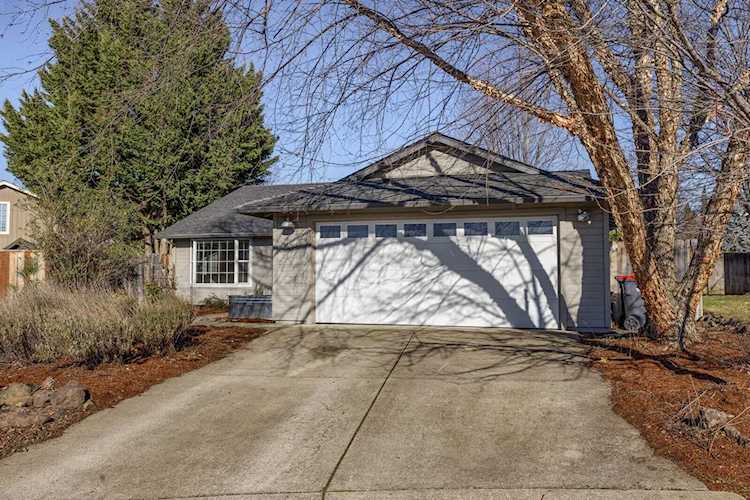 105 C Ct Phoenix, OR 97535