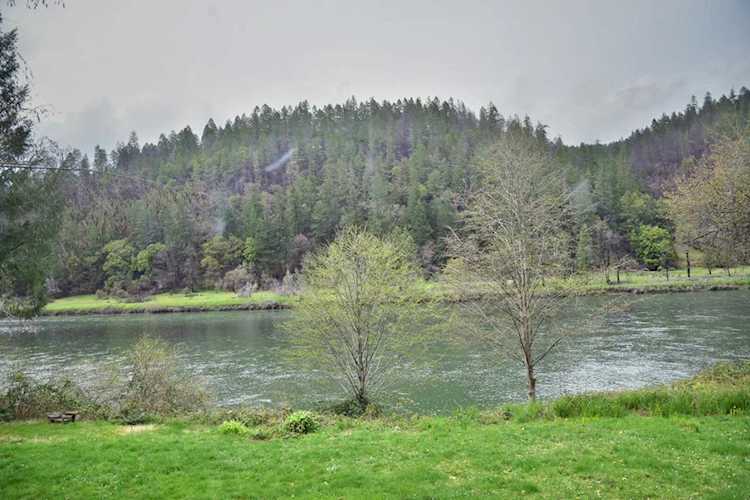 10526 Galice Rd Merlin, OR 97532