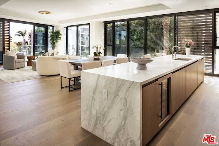 8420 Sunset Blvd #208 West Hollywood, CA 90069