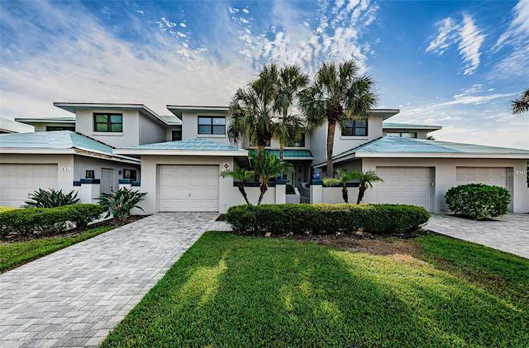 St. Petersburg Homes for Sale, 1629 Watermark CIRCLE NE, MLS# U8198064 Buyers Broker of Florida Photo 1