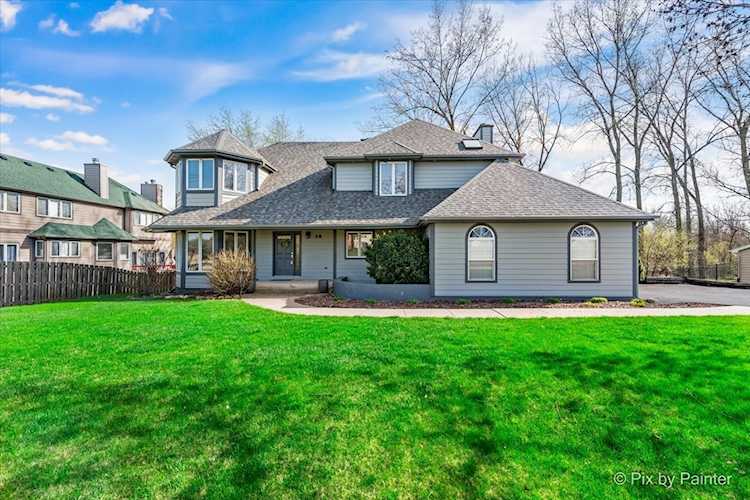 40 W Hawthorne Ln West Chicago, IL 60185
