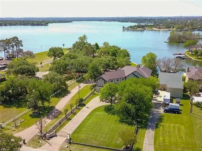 224 Beach DR Sunrise Beach, TX 78643