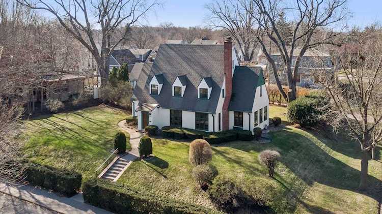 Saint Paul Highland | MLS 6357925 | 1814 Hillcrest Avenue | Zip Code 55116 Photo 1