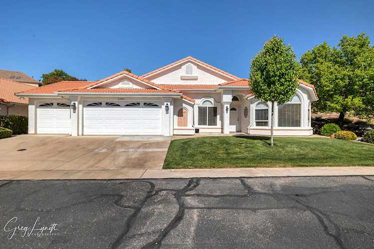 2280 S Bloomington Hills DR #10 St George, UT 84790 home for sale, MLS#23-240715 - Erika Rogers Photo 1