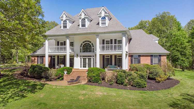 160 Woodsedge Cv Eads, TN 38028